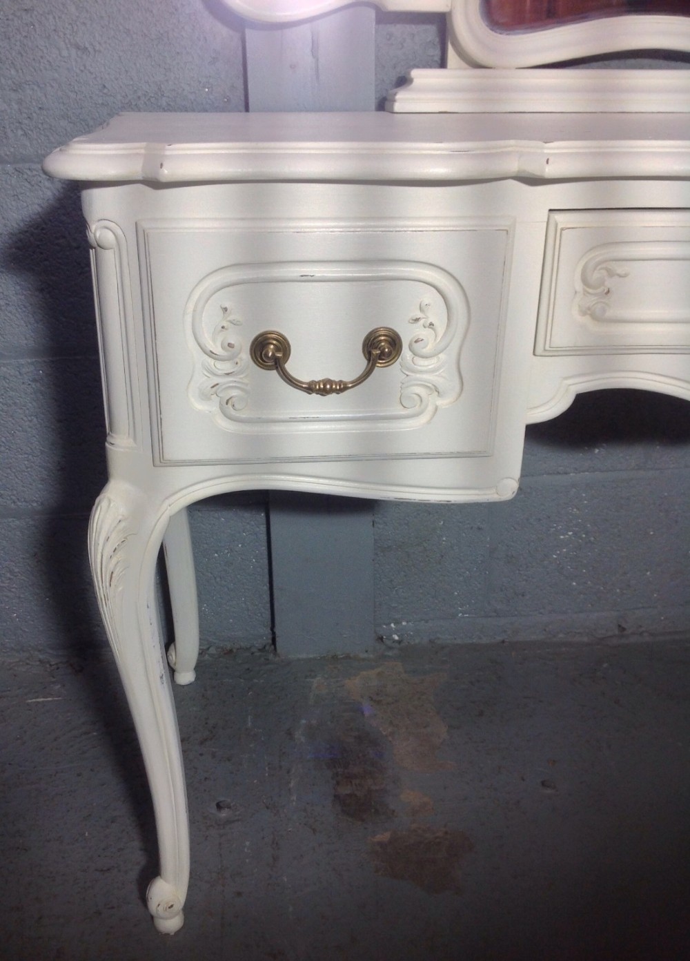 FRENCH PAINTED DRESSING TABLE View VI