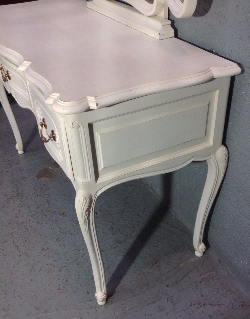 FRENCH PAINTED DRESSING TABLE View IX