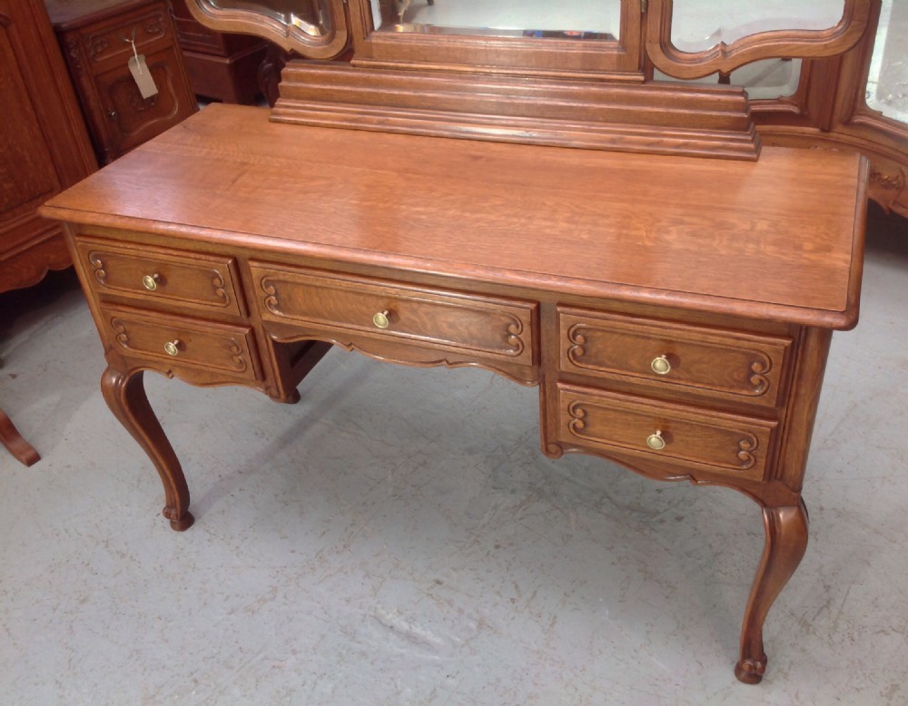 SOLID OAK FRENCH DRESSING TABLE View V