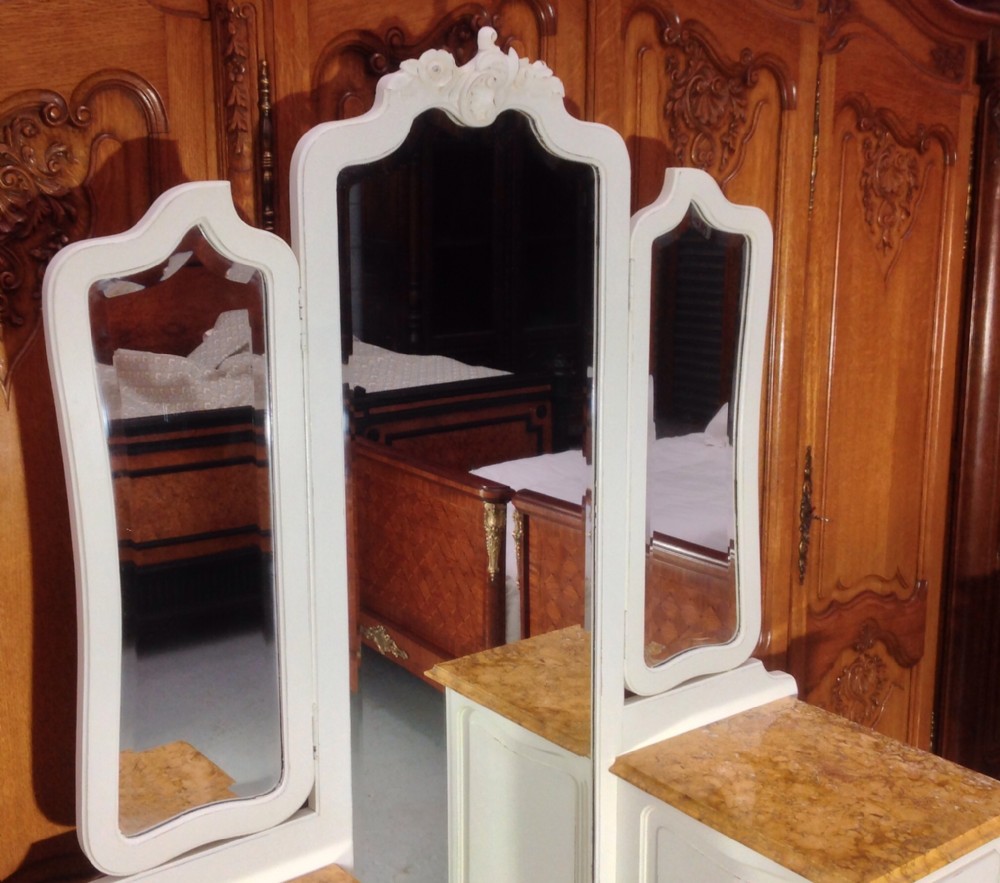 PAINTED FRENCH OAK DRESSING TABLE View V