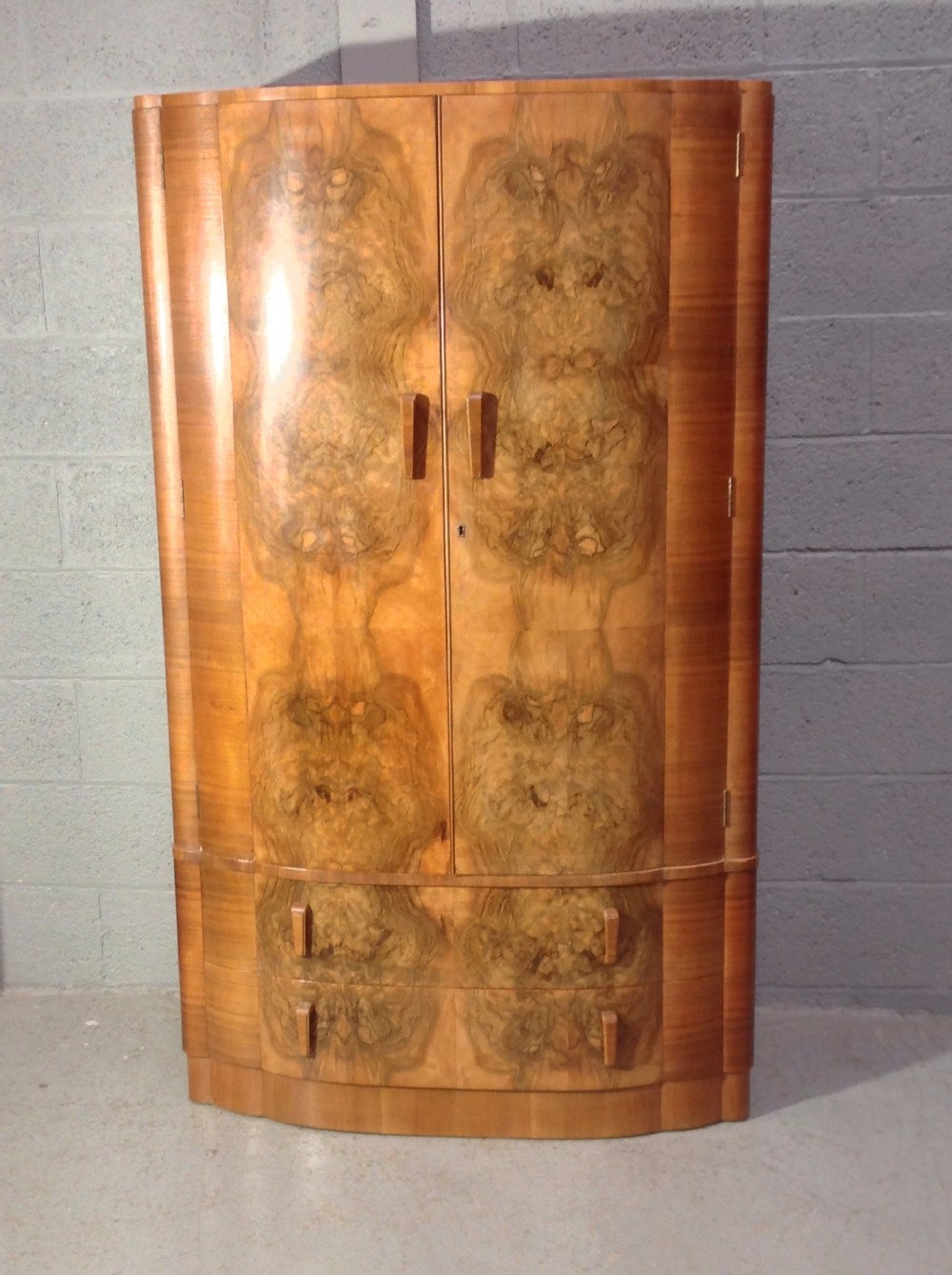 ART DECO WALNUT FITTED WARDROBE  View VI