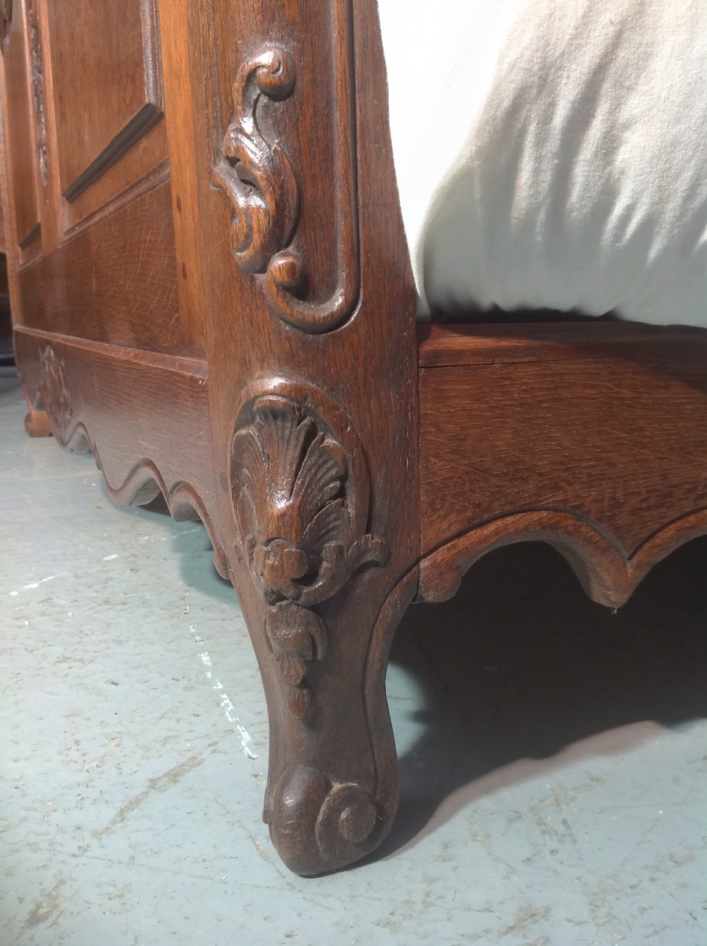FRENCH OAK KINGSIZE BED View VI