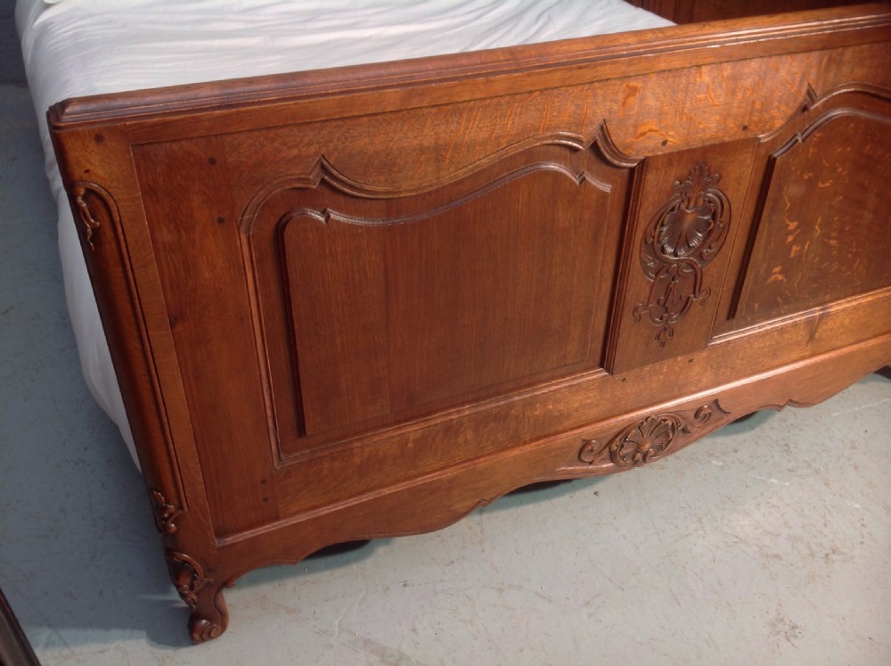 FRENCH OAK KINGSIZE BED View VIII