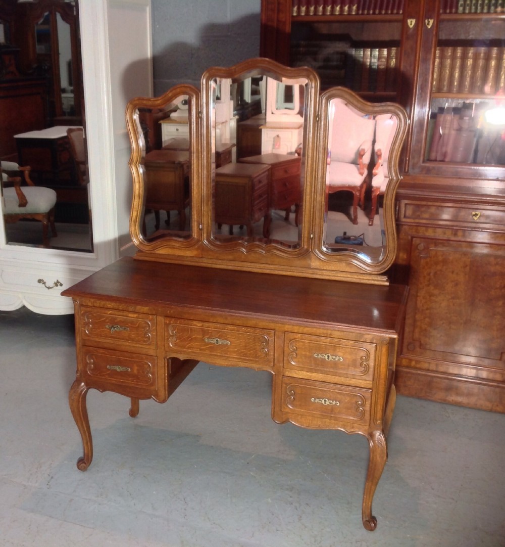 FRENCH OAK DRESSING TABLE View II