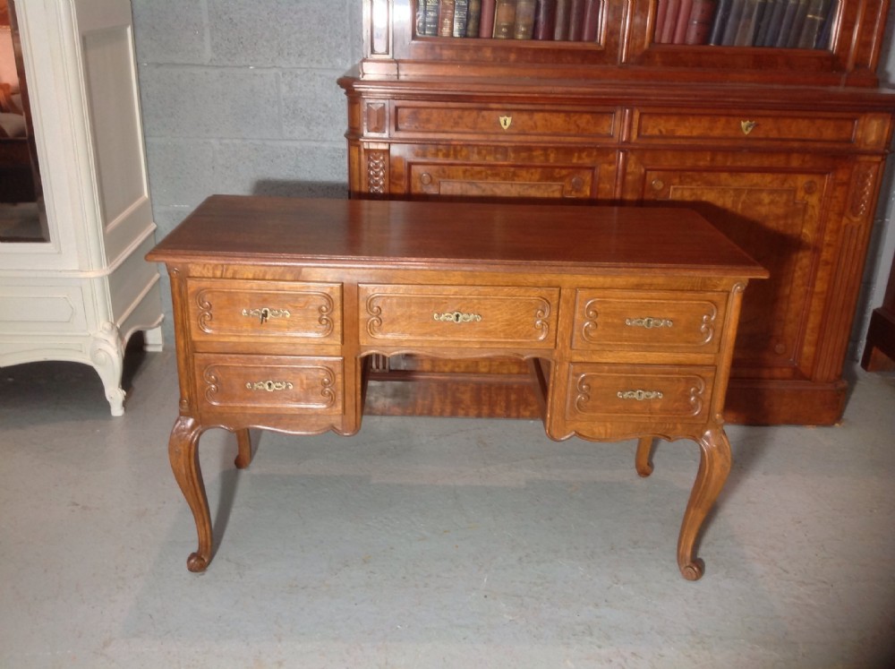 FRENCH OAK DRESSING TABLE View IV