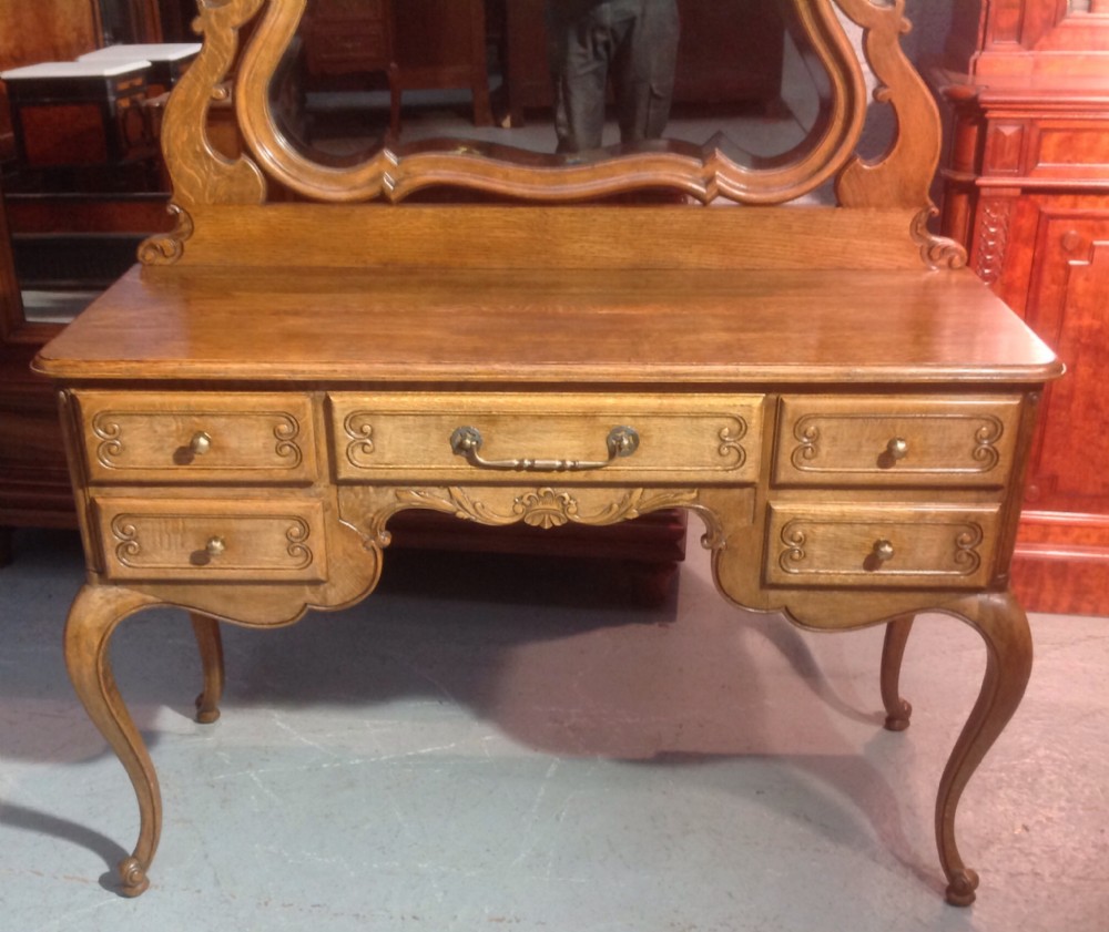 SOLID OAK FRENCH DRESSING TABLE View VII