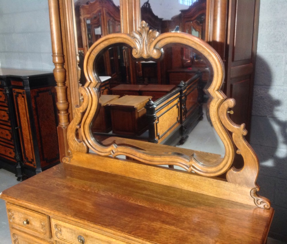 SOLID OAK FRENCH DRESSING TABLE View VIII