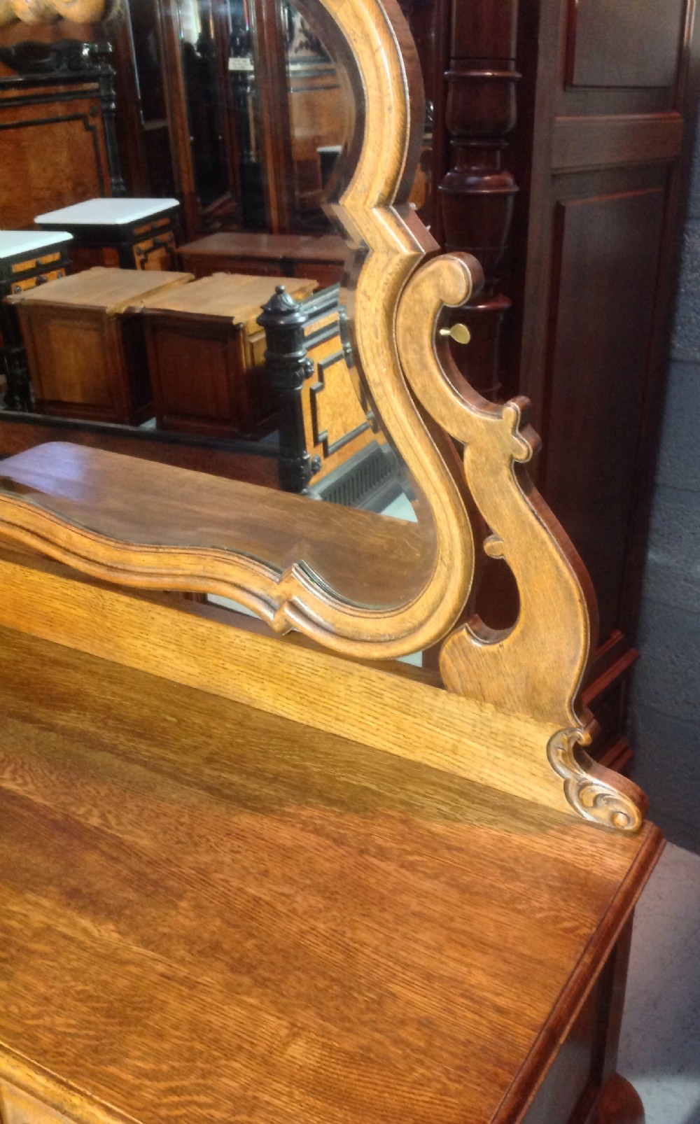 SOLID OAK FRENCH DRESSING TABLE View XI