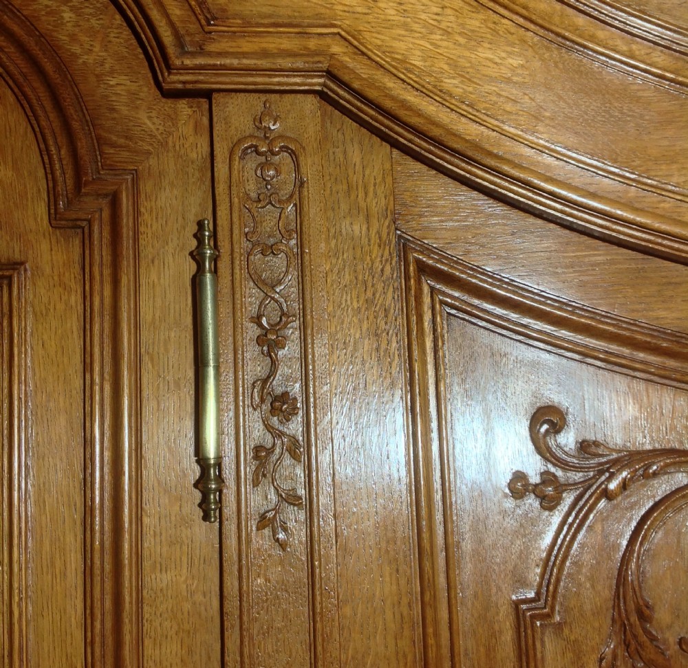 ORNATELY CARVED FRENCH OAK ARMOIRE View X