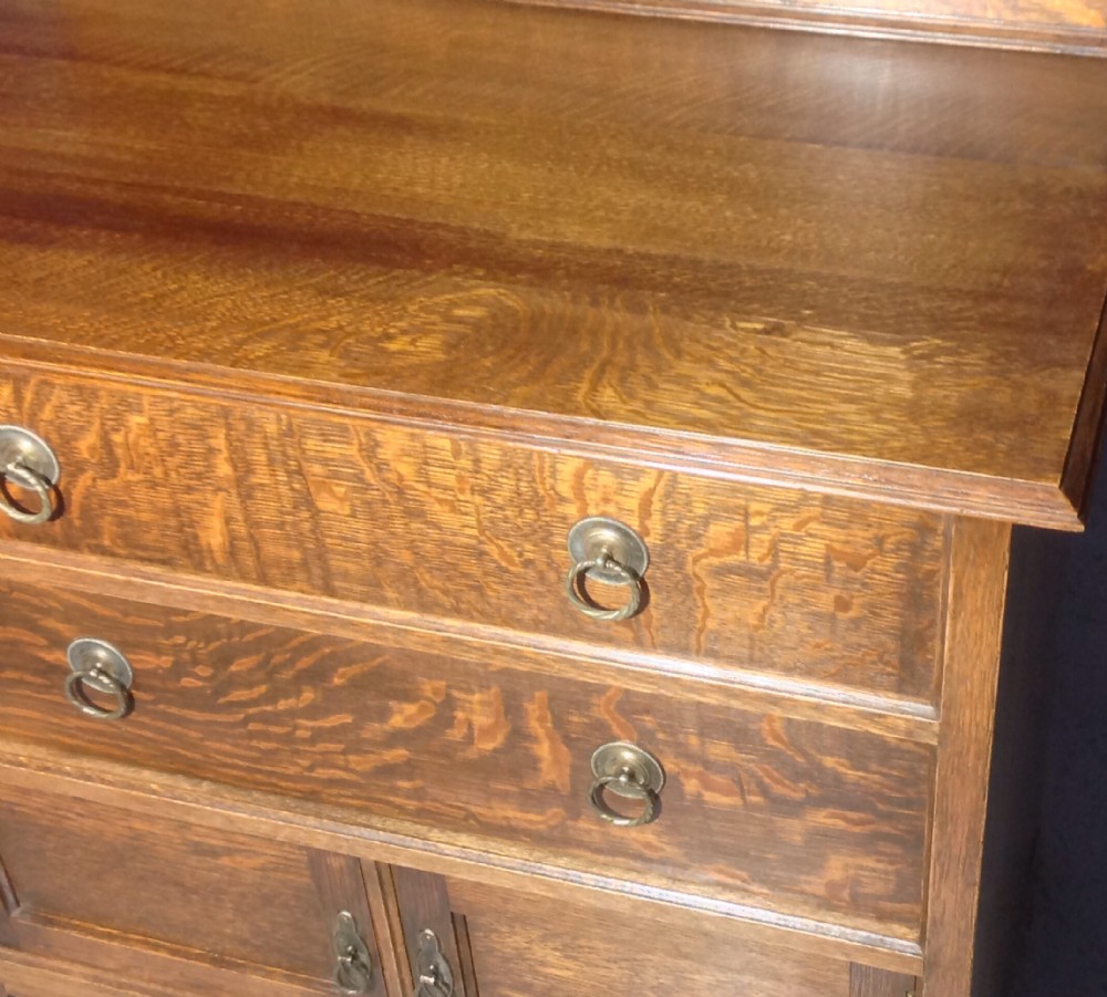 SOLID OAK CHEST WITH CUPBOARD View II