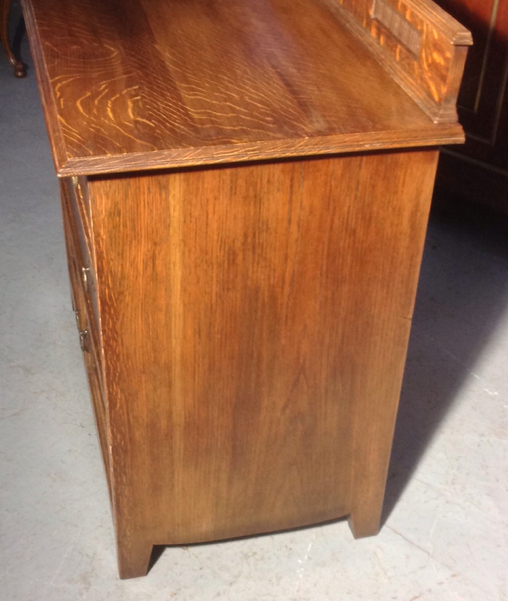 SOLID OAK CHEST WITH CUPBOARD View V