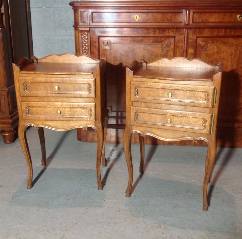 PAIR OF FRENCH OAK BEDSIDE CABINETS View X