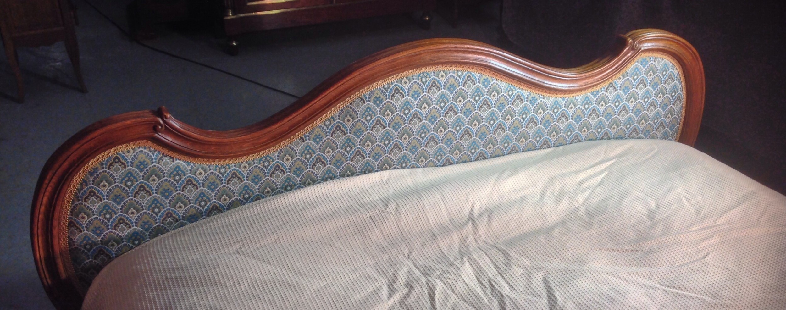 FRENCH OAK UPHOLSTERED BED View IX
