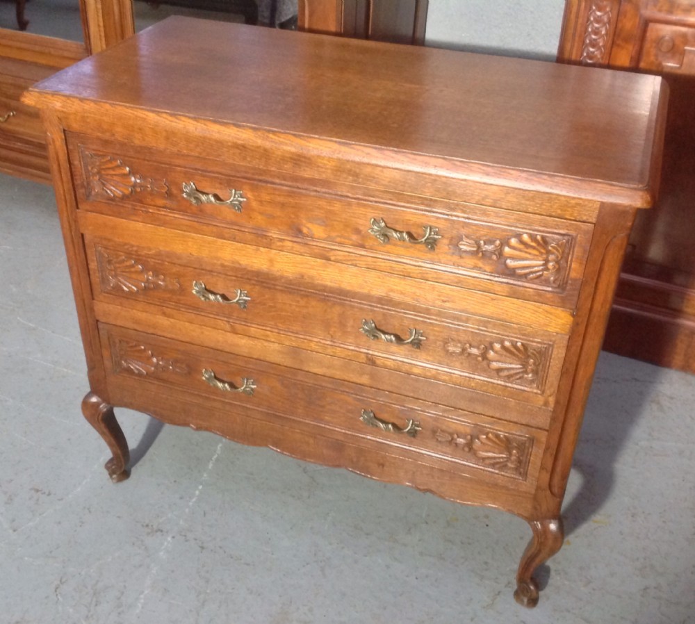 carved oak french chest - CATEGORY: ANTIQUE CHEST OF DRAWERS - DATED 1920