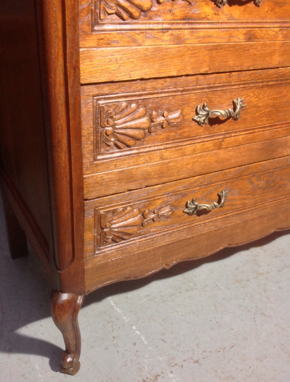 CARVED OAK FRENCH CHEST View V