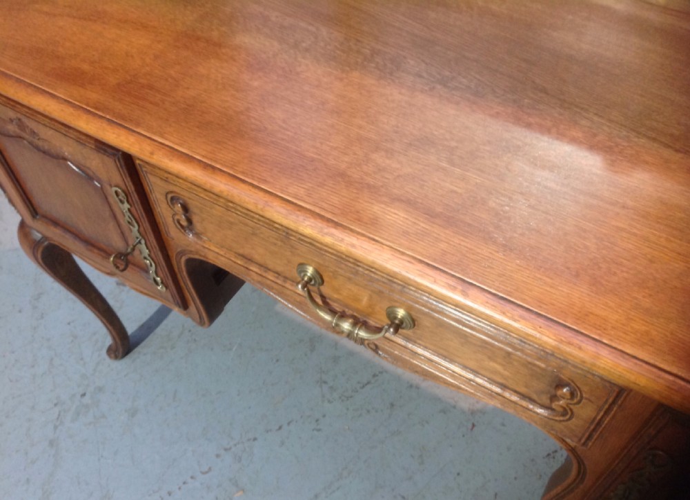 FRENCH OAK DRESSING TABLE View II