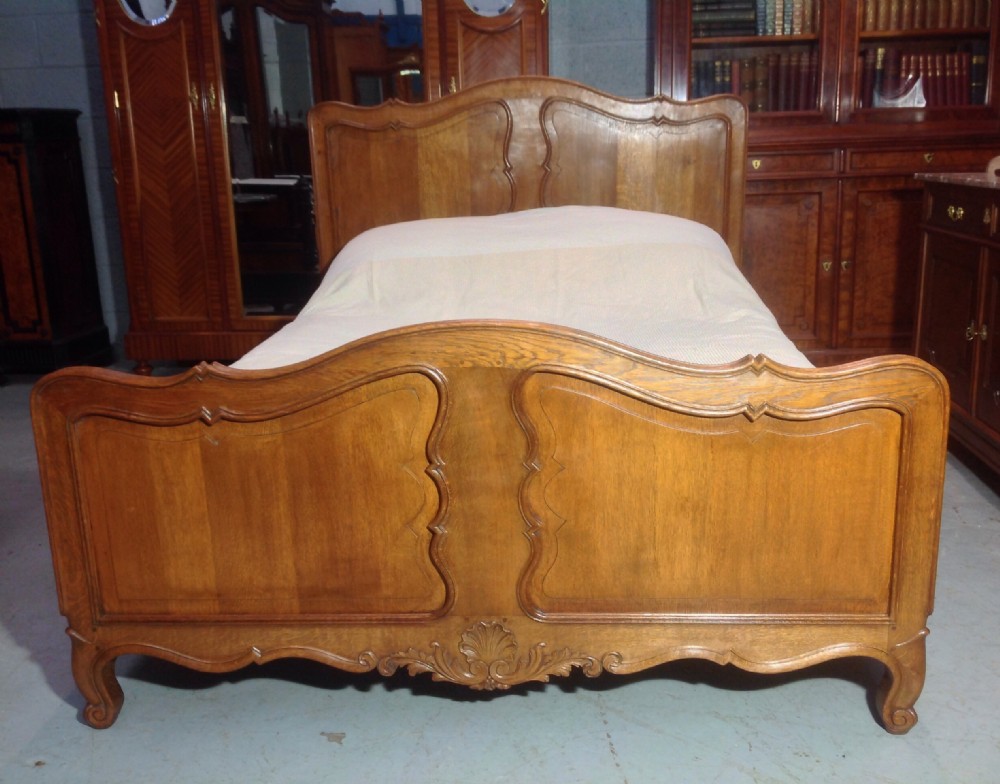 CARVED OAK FRENCH BED View VIII
