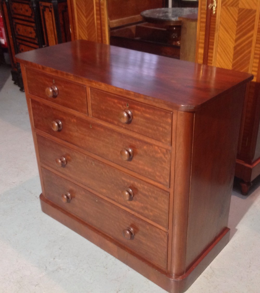 VICTORIAN CHEST OF DRAWERS View II