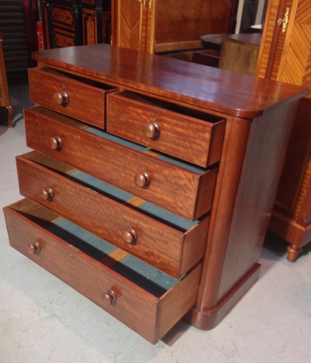 VICTORIAN CHEST OF DRAWERS View VII