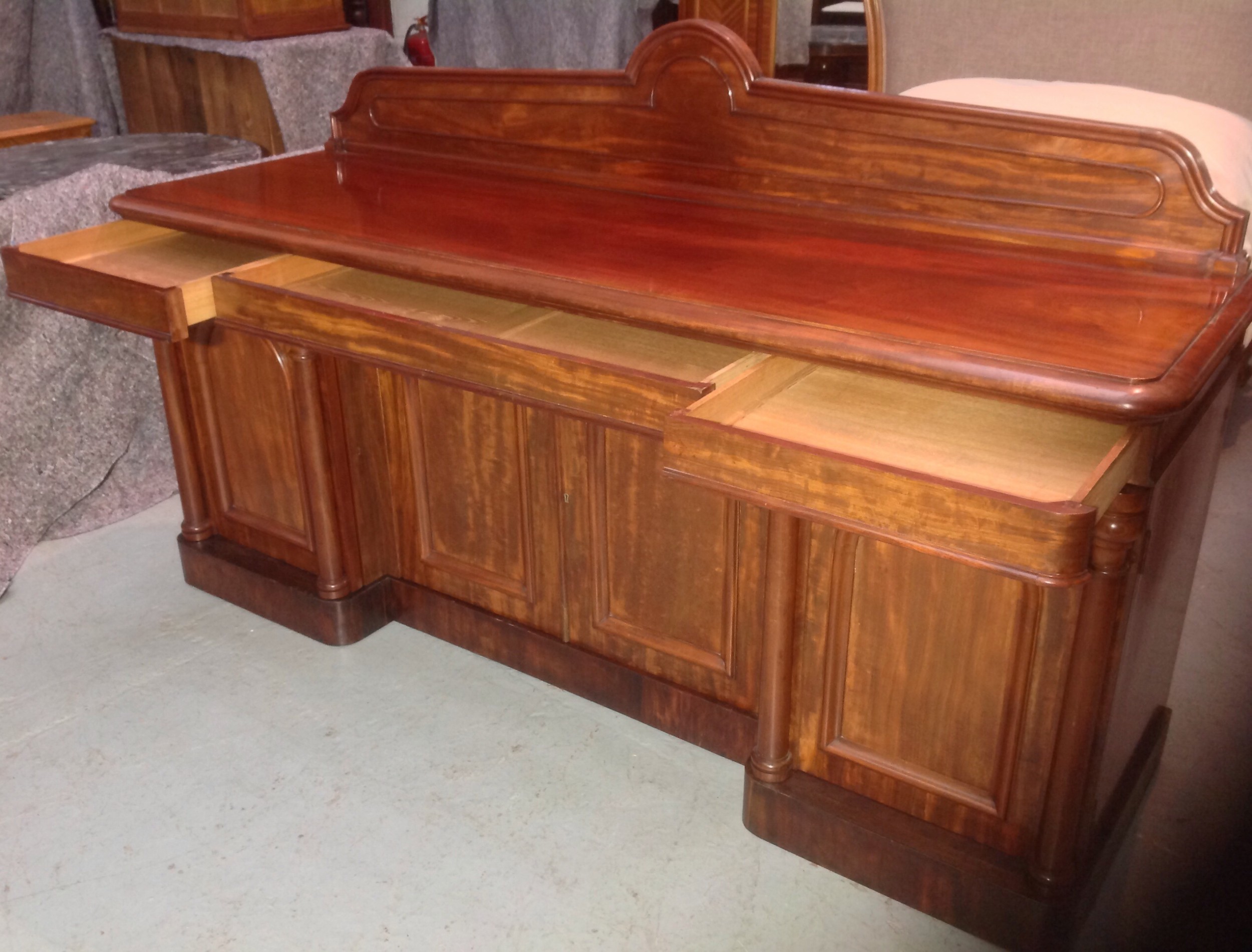 MAHOGANY VICTORIAN SIDEBOARD View VIII