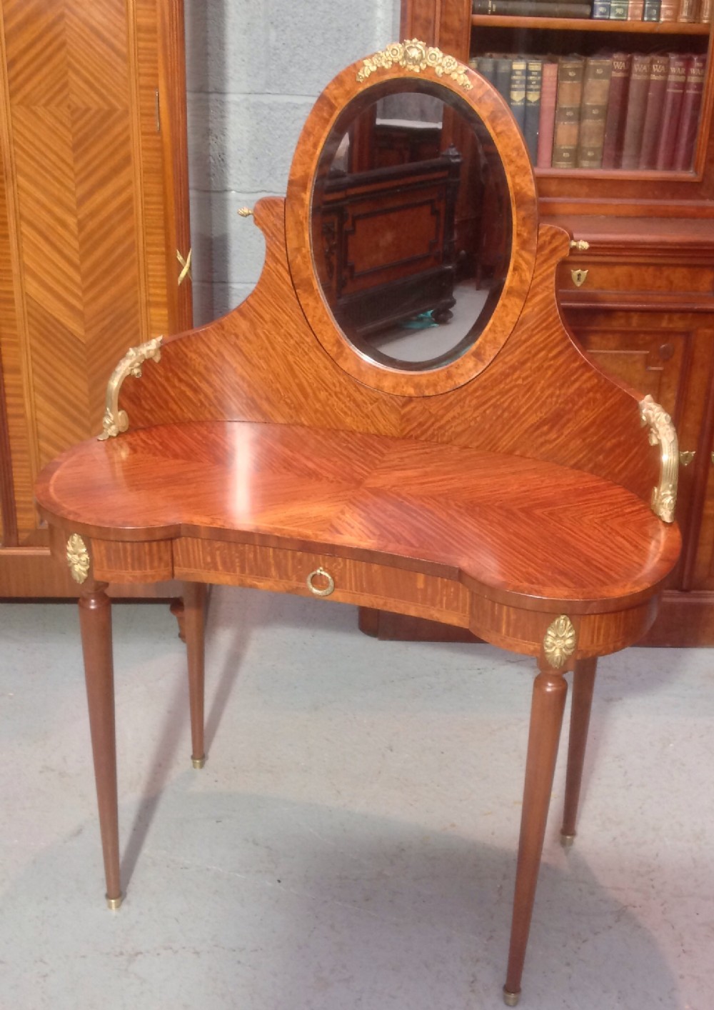 ART DECO FRENCH WALNUT DRESSING TABLE View XII