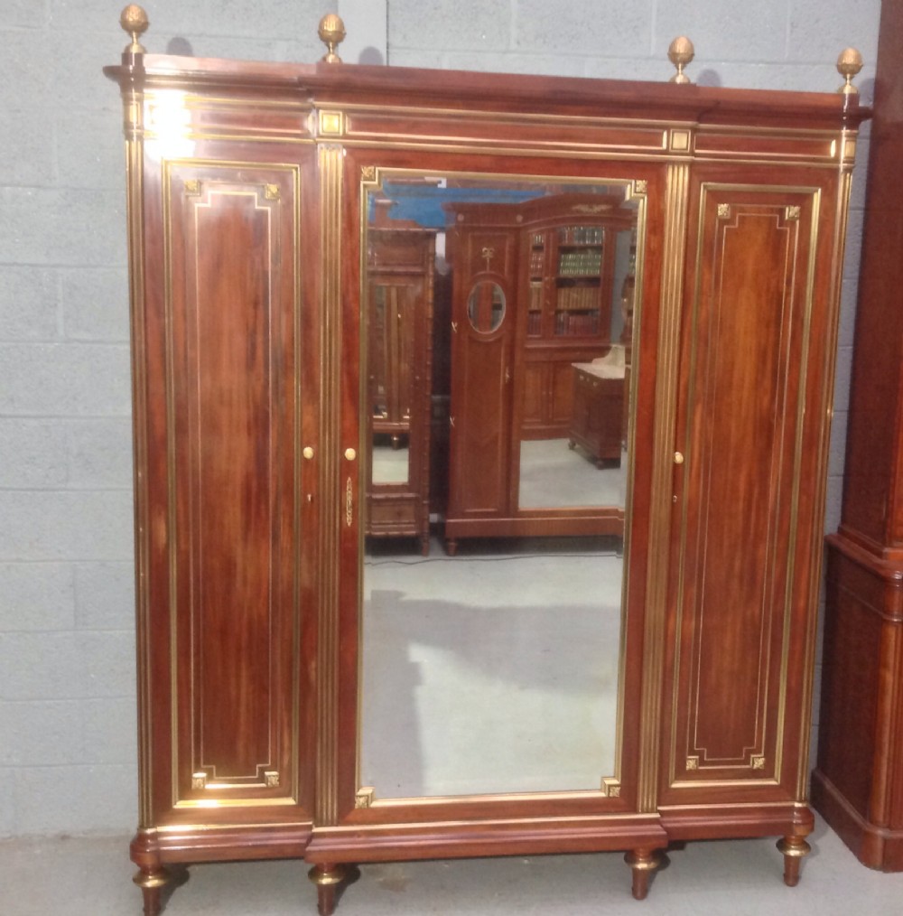 BREAKFRONT FRENCH MAHOGANY ARMOIRE View VI
