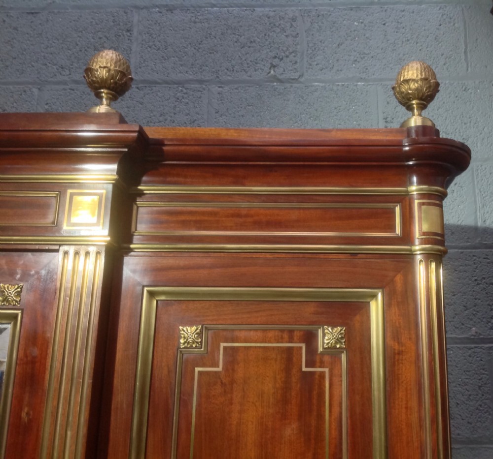 BREAKFRONT FRENCH MAHOGANY ARMOIRE View VII