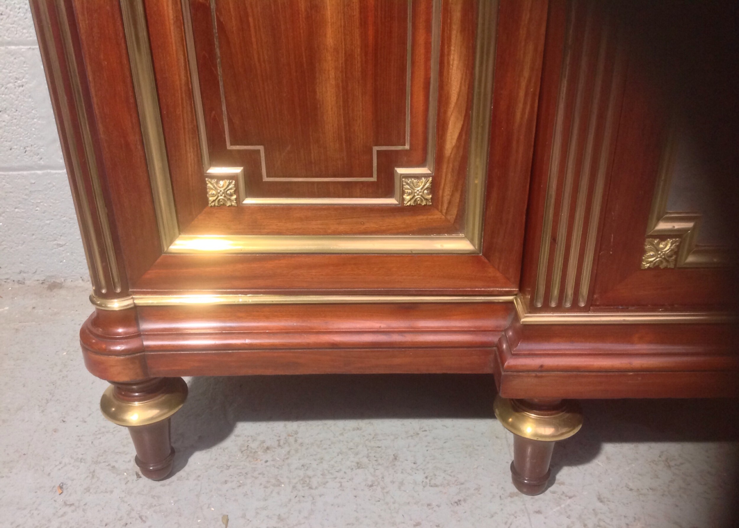 BREAKFRONT FRENCH MAHOGANY ARMOIRE View XVI