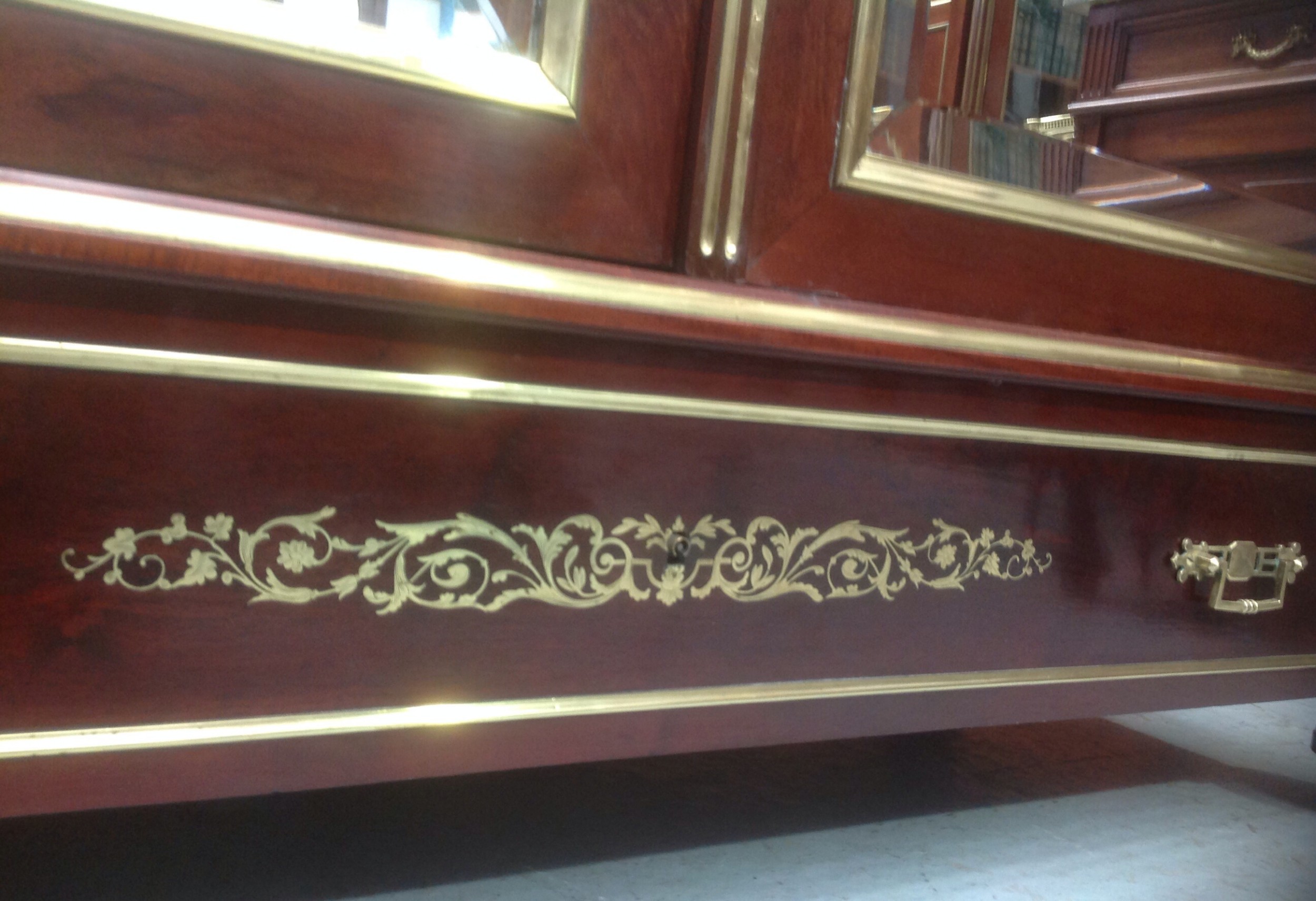 FRENCH MAHOGANY ARMOIRE WITH BOULLE INLAYS View VII