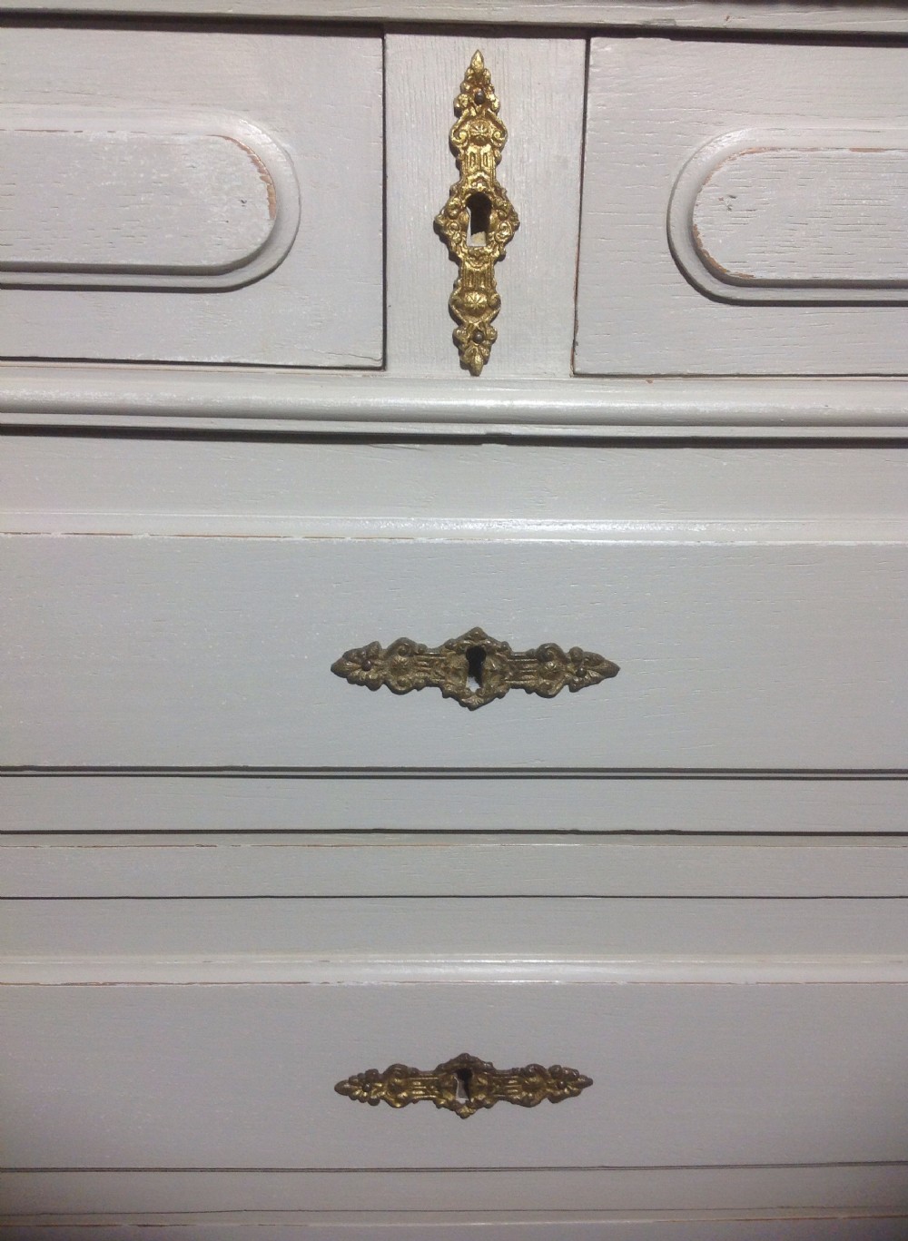 PAINTED FRENCH OAK DRESSING TABLE View V