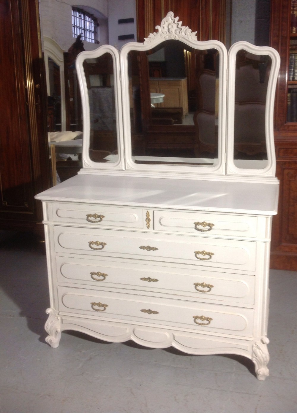 PAINTED FRENCH OAK DRESSING TABLE View IX