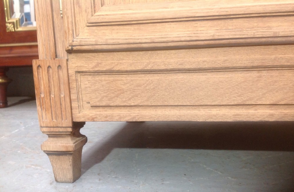 FRENCH STRIPPED  OAK WASHSTAND View VI