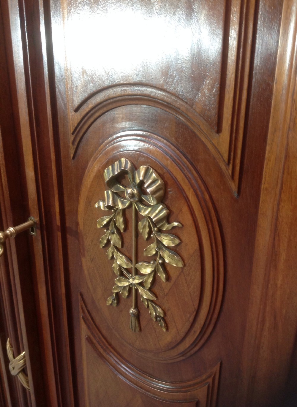 FRENCH MAHOGANY AND BRASS BOOKCASE View IV