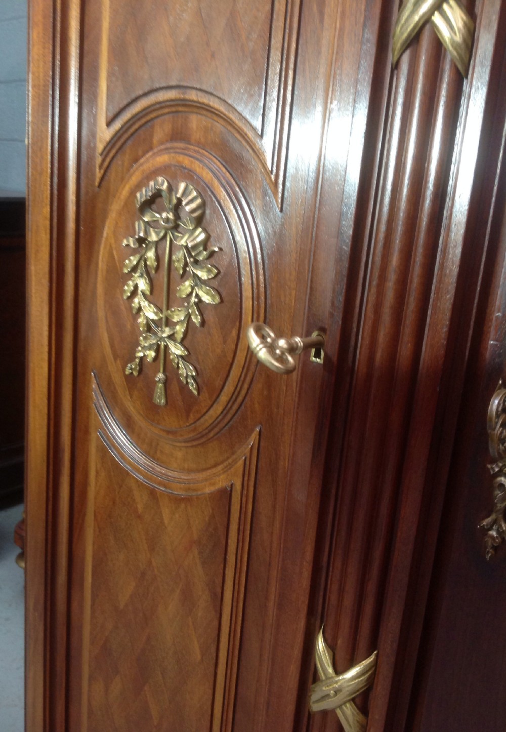 FRENCH MAHOGANY AND BRASS BOOKCASE View V