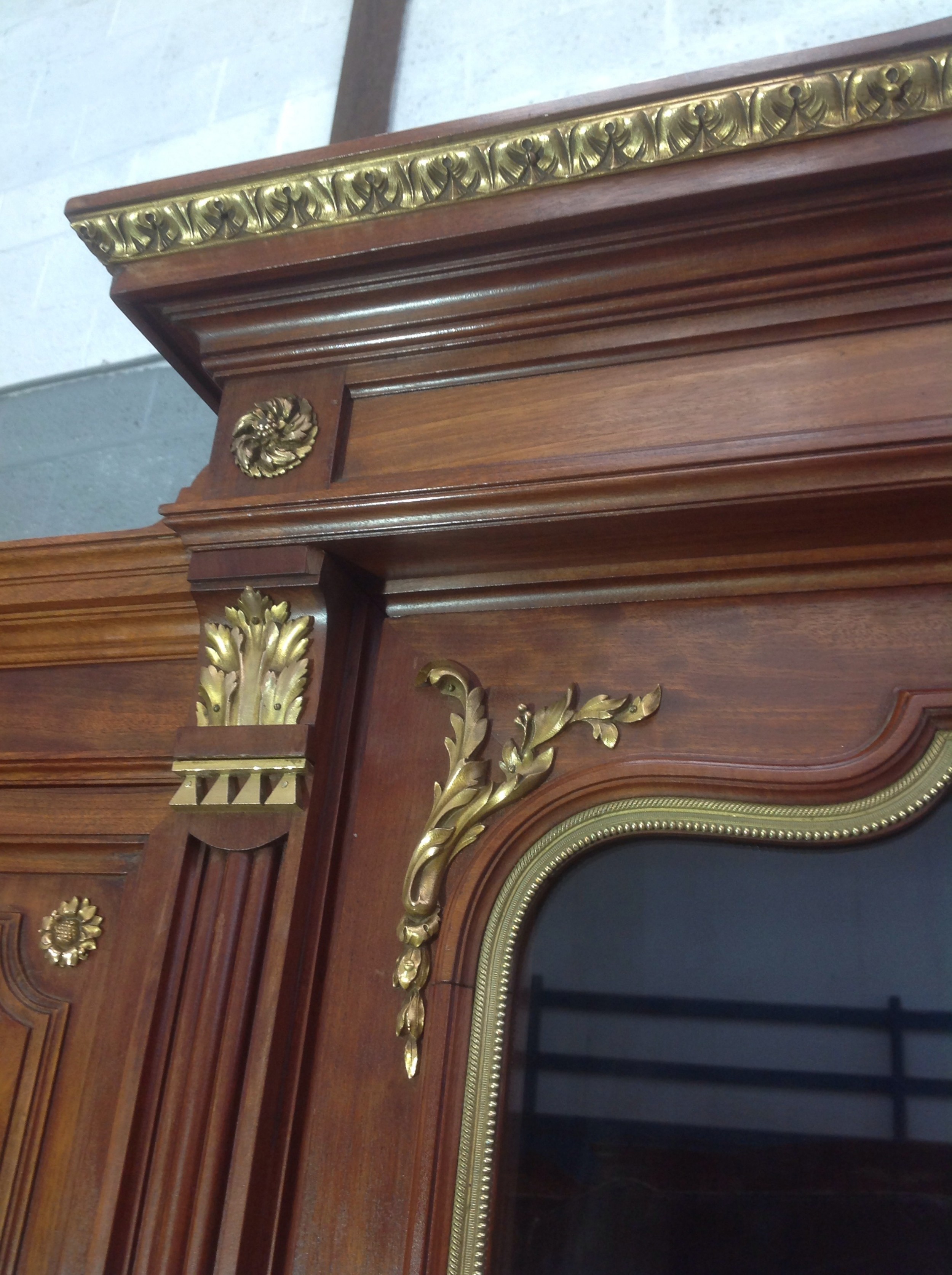FRENCH MAHOGANY AND BRASS BOOKCASE View VI