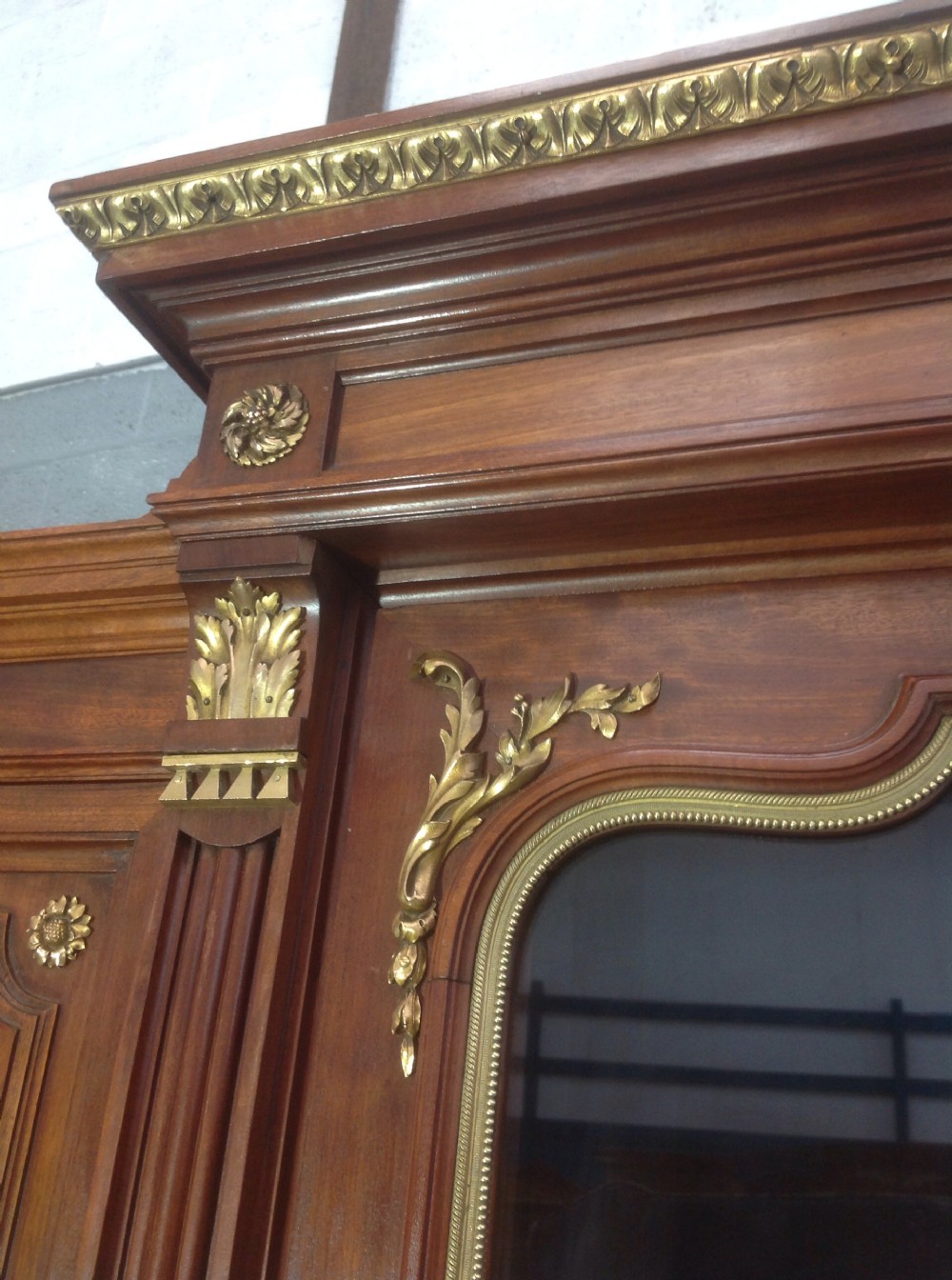 FRENCH MAHOGANY AND BRASS BOOKCASE View VII