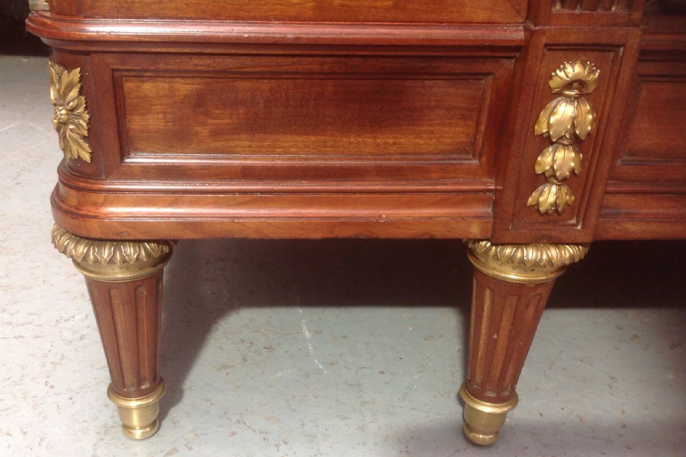 FRENCH MAHOGANY AND BRASS BOOKCASE View VIII