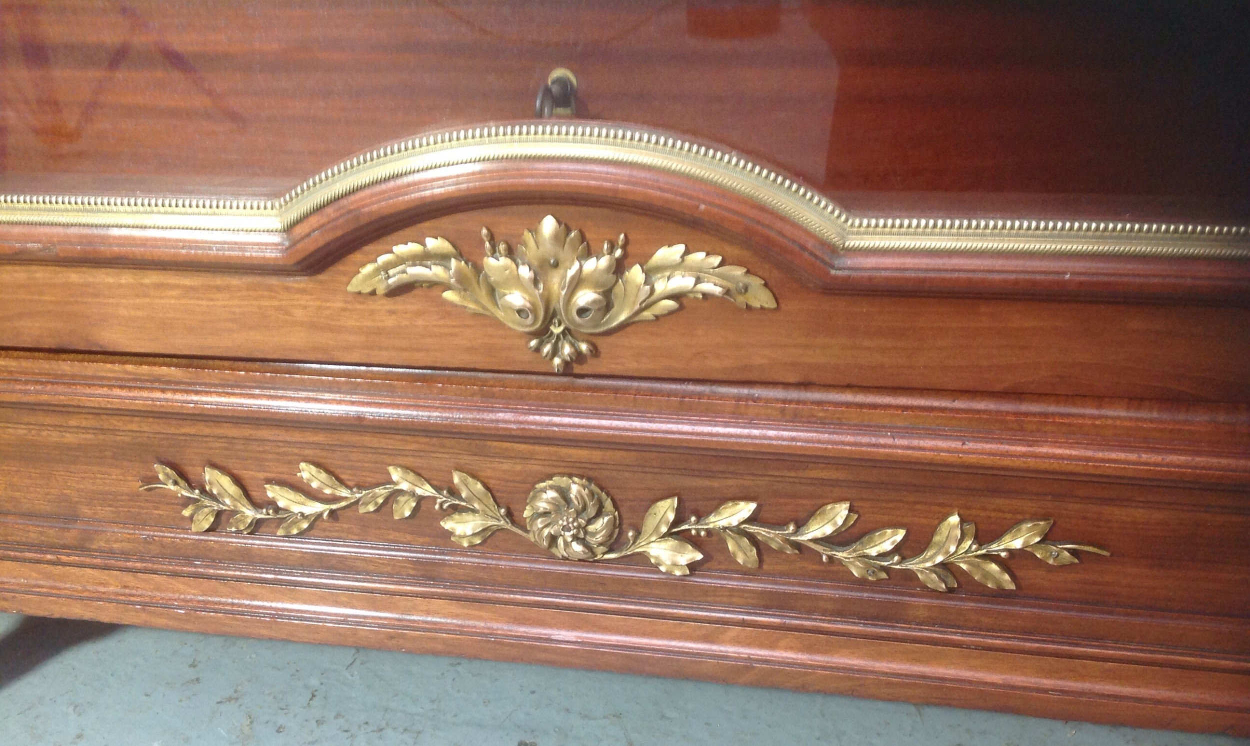 FRENCH MAHOGANY AND BRASS BOOKCASE View X
