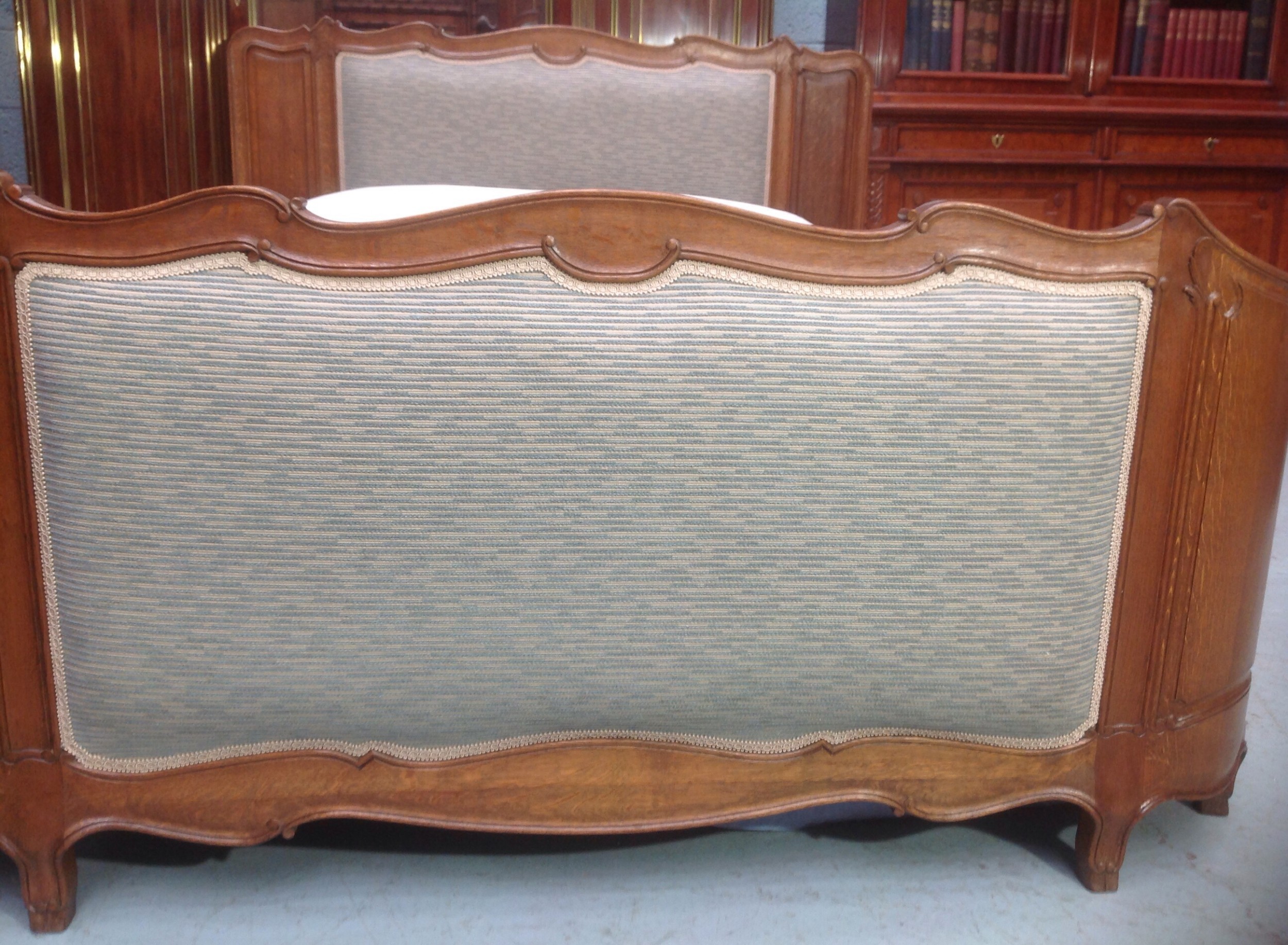 CARVED OAK SUPER KING SIZE FRENCH BED View IV