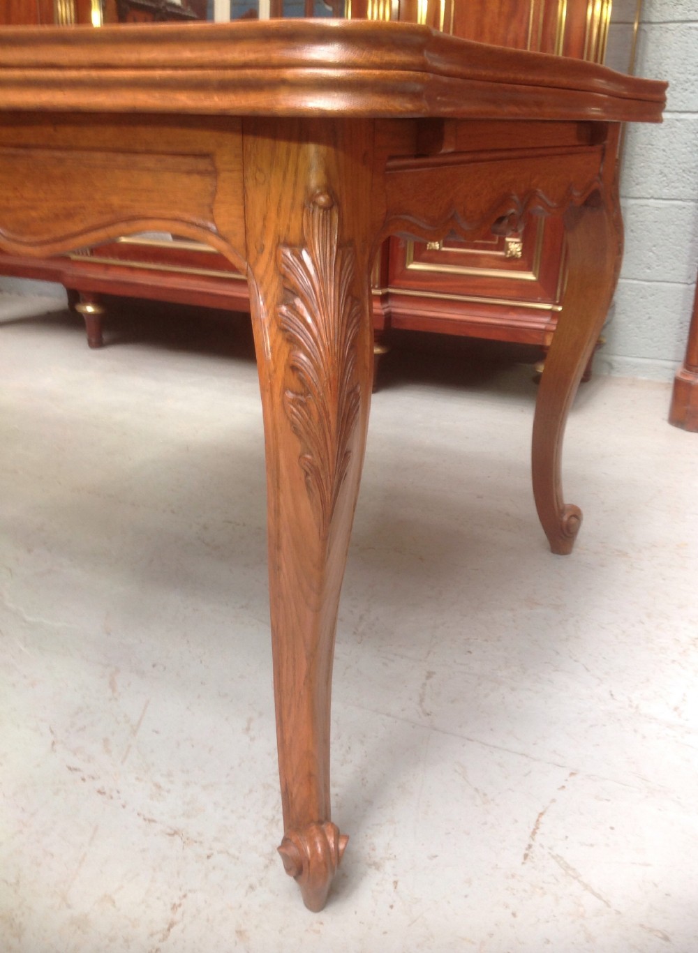 FRENCH OAK DRAW LEAF EXTENDING TABLE View III