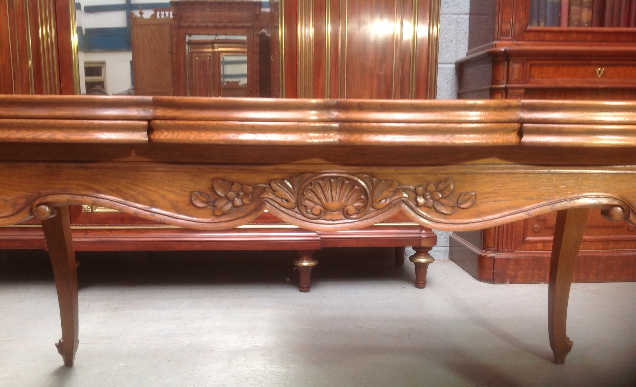 FRENCH OAK DRAW LEAF EXTENDING TABLE View V
