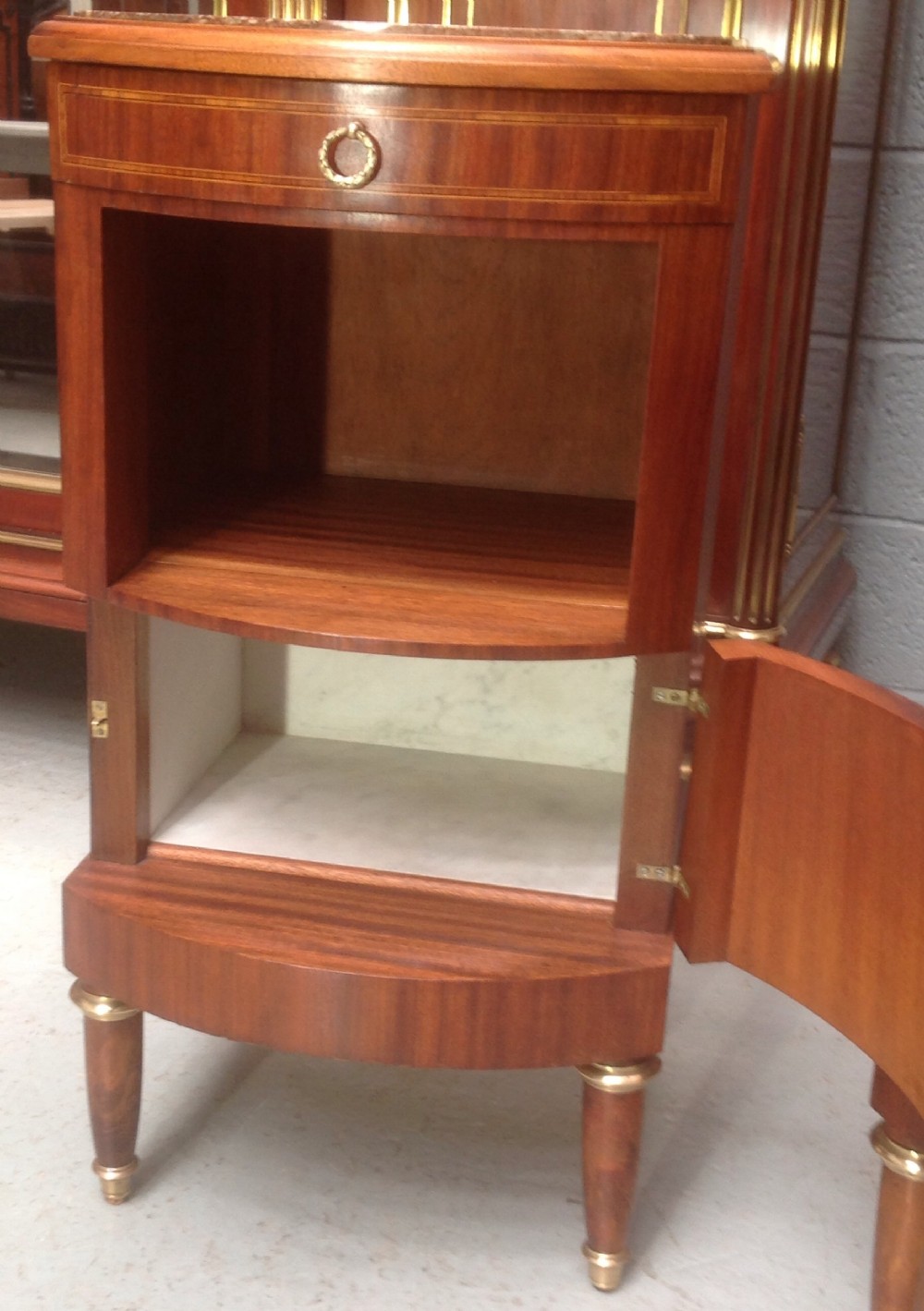 PAIR OF FRENCH ART DECO BEDSIDE CABINETS View VII