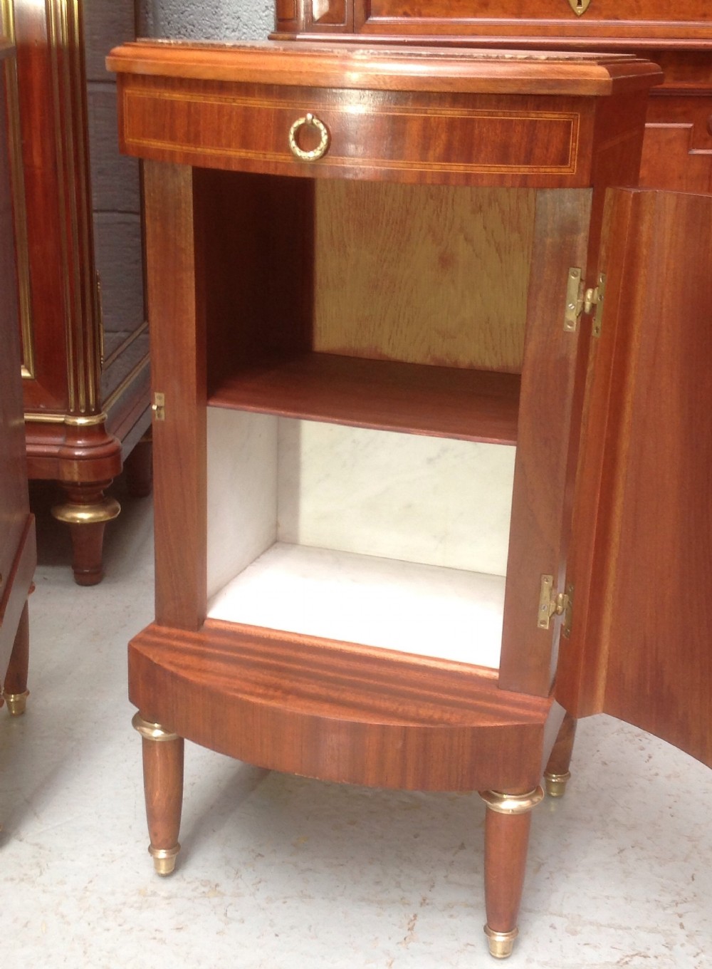 PAIR OF FRENCH ART DECO BEDSIDE CABINETS View VIII
