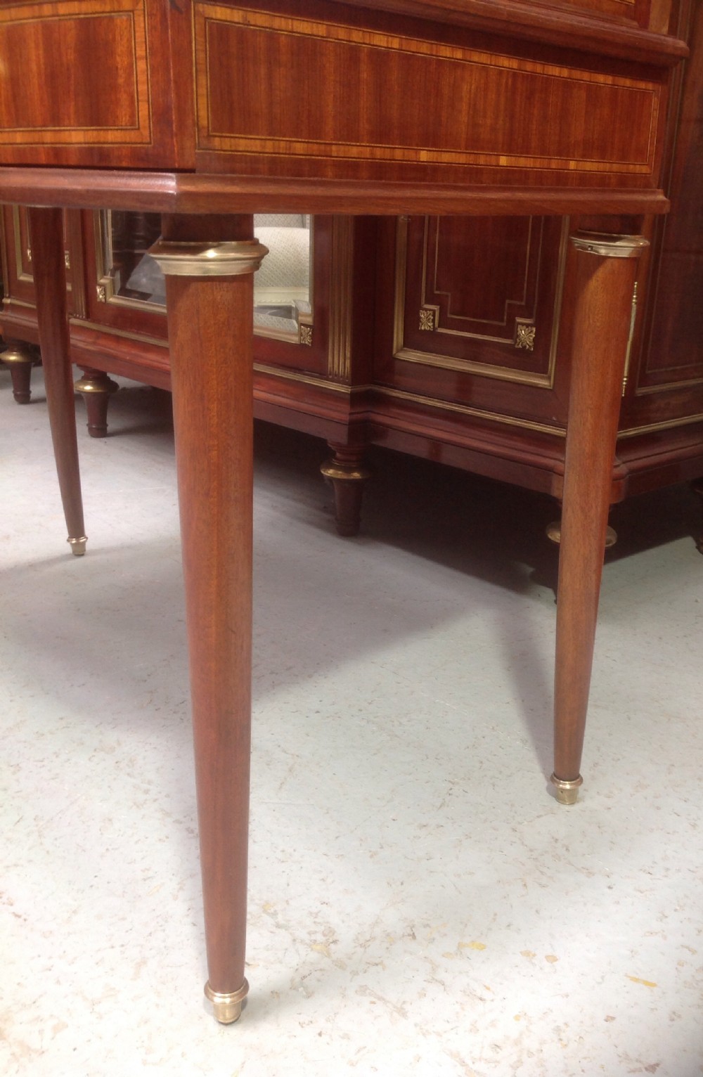 FRENCH ART DECO MAHOGANY DRESSING TABLE View VI