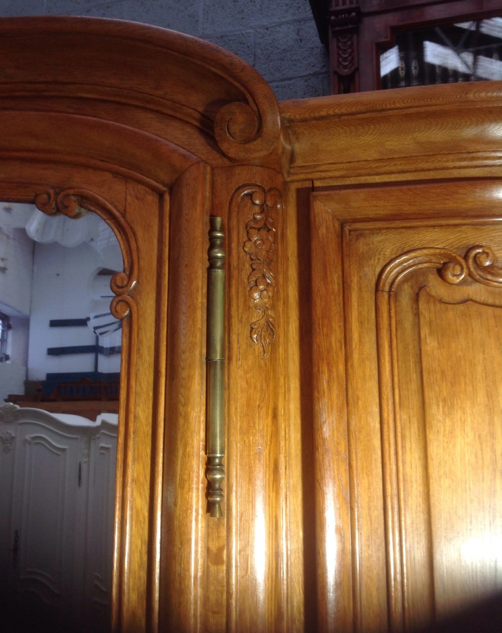 BREAKFRONT OAK FRENCH ARMOIRE View XIV
