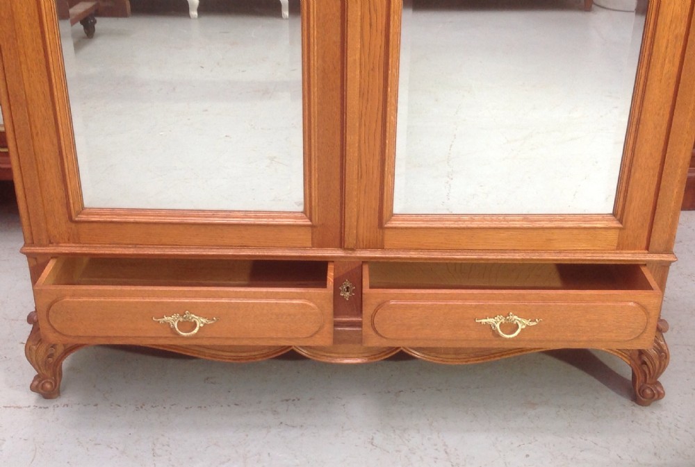 FRENCH OAK ARMOIRE View IV