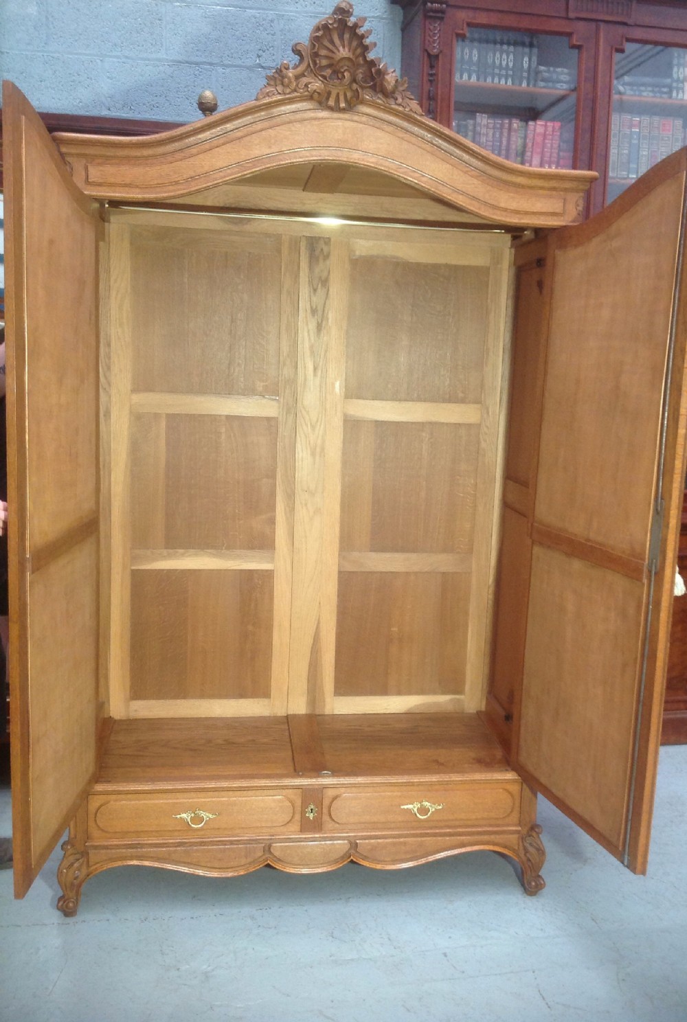 FRENCH OAK ARMOIRE View V