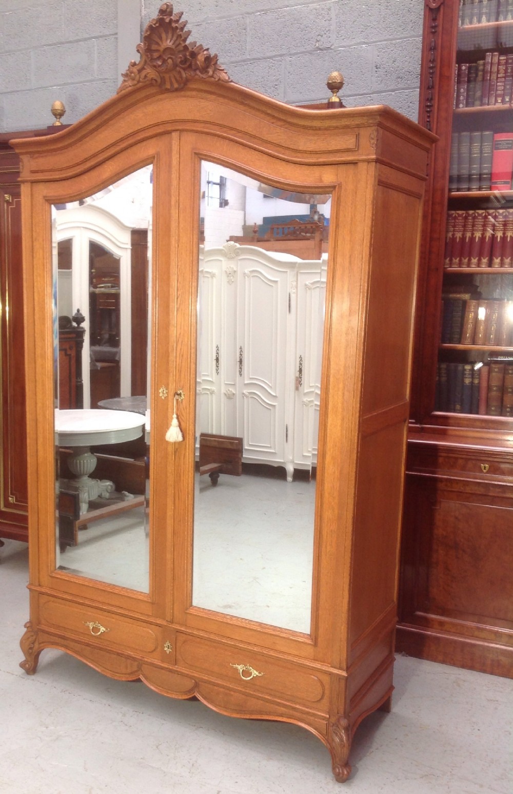 FRENCH OAK ARMOIRE View XII