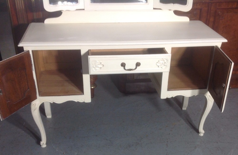 PAINTED FRENCH DRESSING TABLE View IV