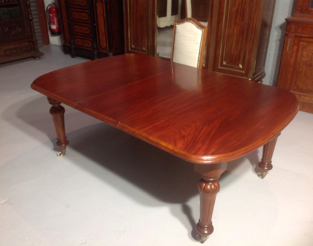 VICTORIAN MAHOGANY EXTENDABLE DINING TABLE View III